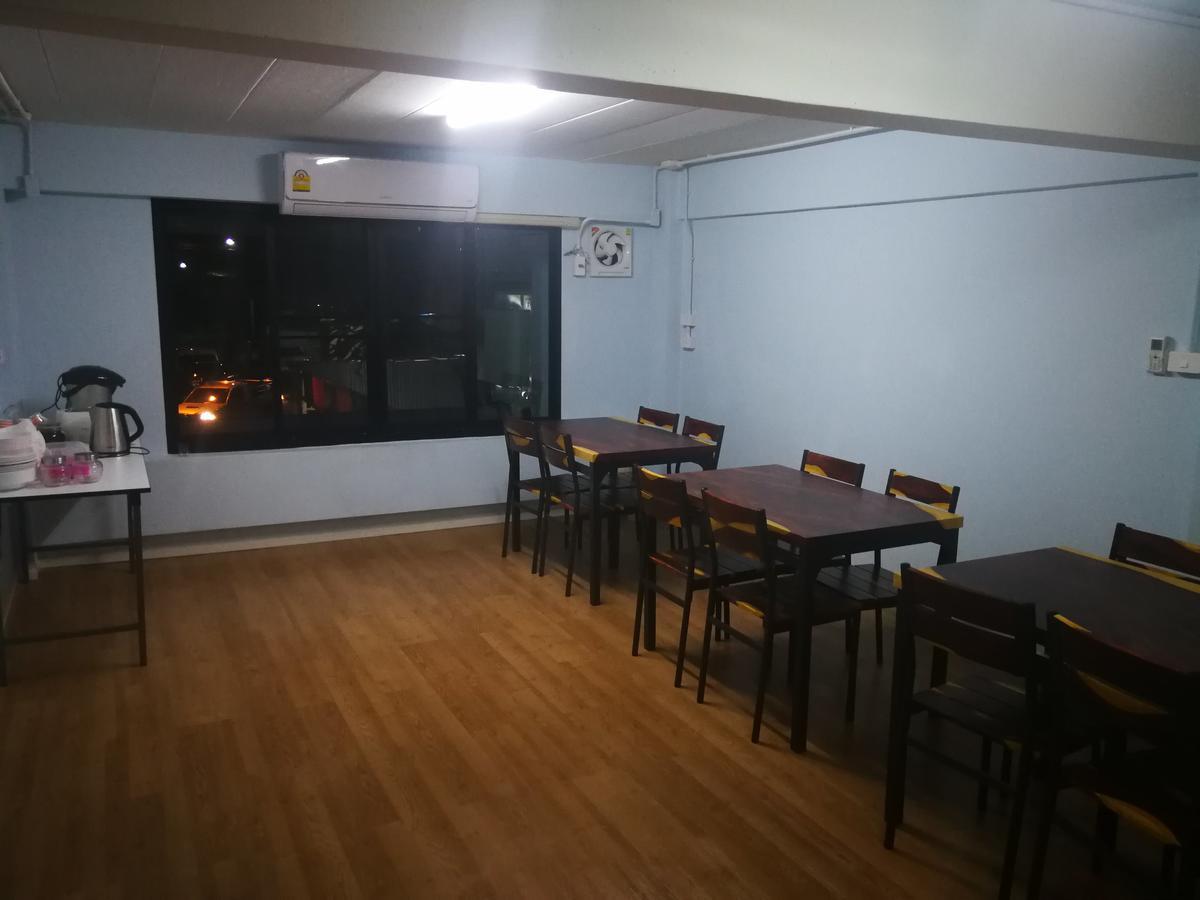 Wj Hostel Bangkok Ngoại thất bức ảnh
